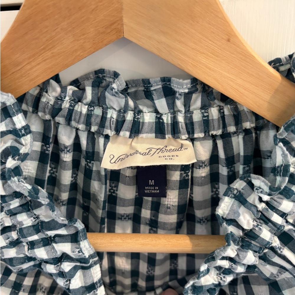 Universal Thread Green And White Pullover Blouse - image 3